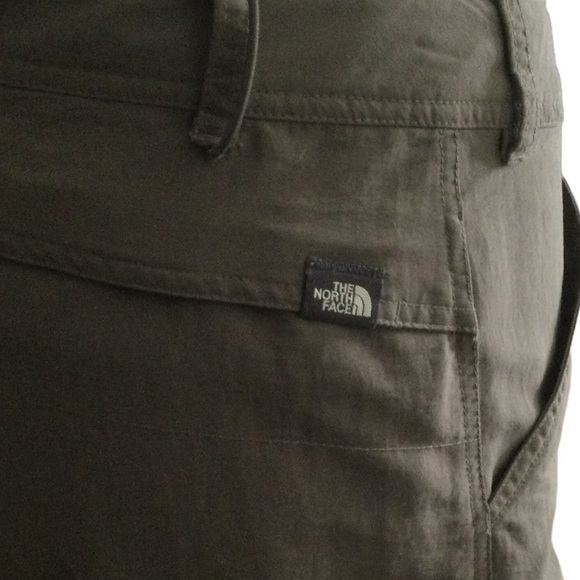 North Face Khaki Green Convertible Outdoor Activewear Pants/Shorts - Picture 5 of 16